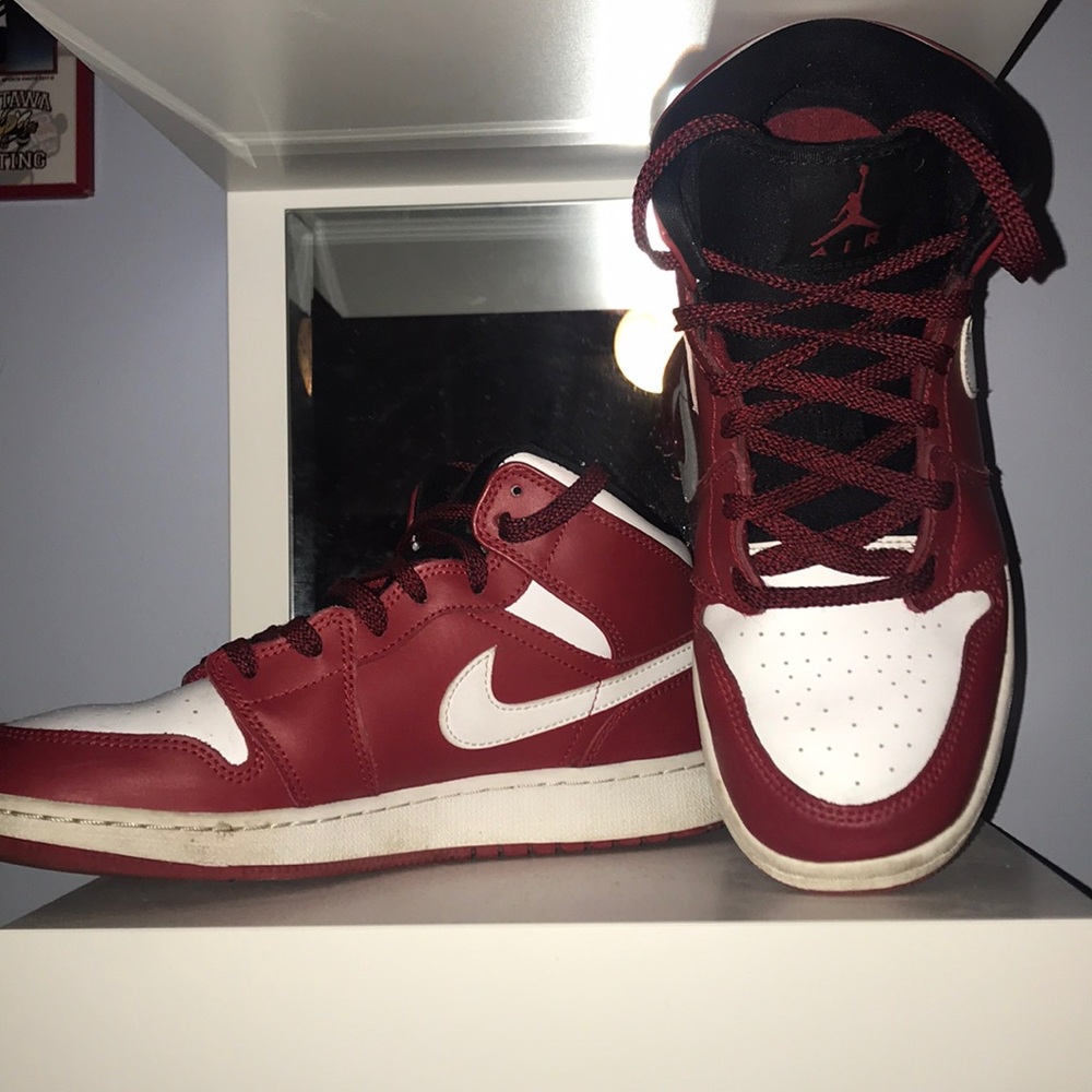 Red and white J1 size 7